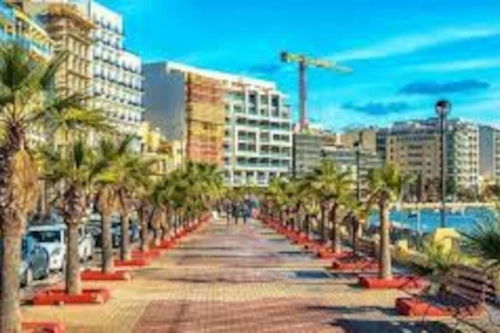 Beautiful 2bdr In Center Sliema! Near