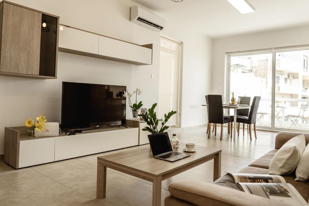 Beautiful 2bdr In Center Sliema! Near * Sliema